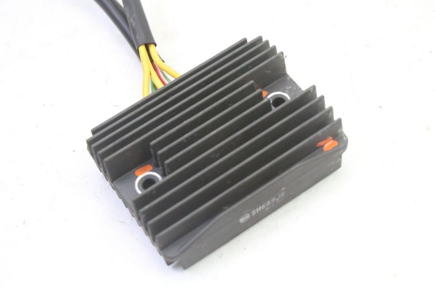 photo de REGOLATORE DI CARICA PIAGGIO MP3 RL 250 (2007 - 2010)
