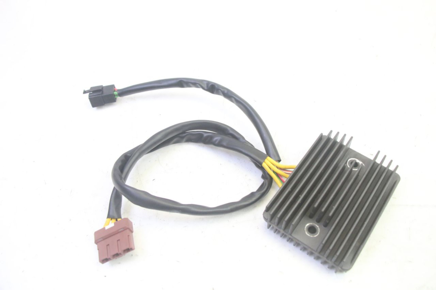 photo de REGOLATORE DI CARICA PIAGGIO MP3 RL 250 (2007 - 2010) - Vista principale