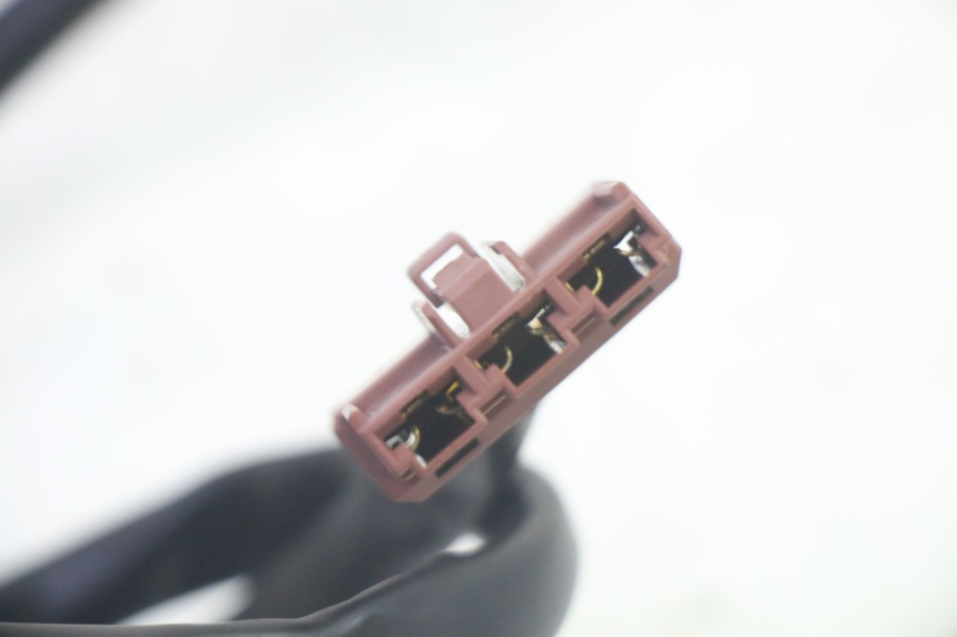 photo de REGOLATORE DI CARICA PIAGGIO MP3 RL 250 (2007 - 2010) - Dettagli dei punti di fissaggio