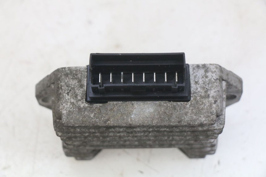 photo de REGOLATORE DI CARICA PIAGGIO NEW TYPHOON 50 (2010 - 2017)