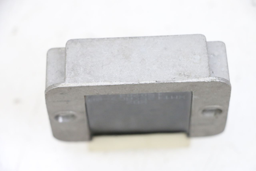 photo de REGOLATORE DI CARICA JM MOTORS OLDIES 4T 50 (2010 - 2020) - Primo piano tecnico