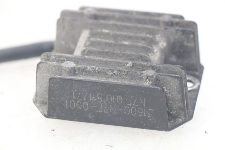 photo de REGOLATORE DI CARICA SYM ORBIT III 3 4T 50 (2018 - 2021) - Dettaglio del componente