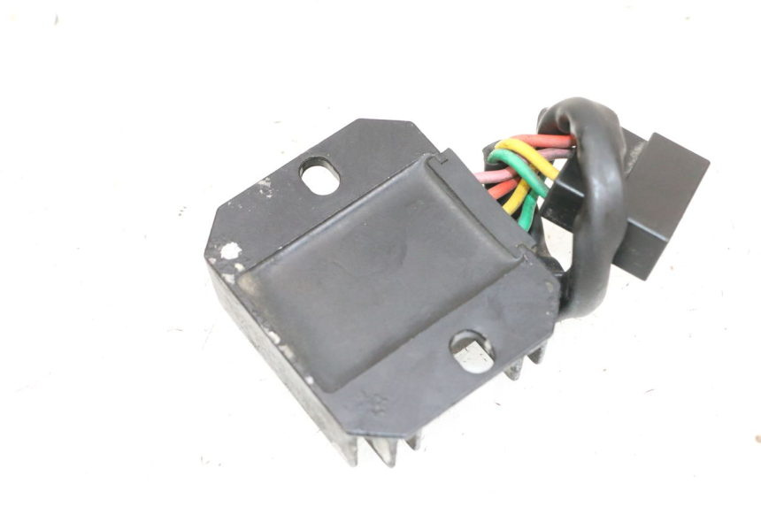 photo de REGOLATORE DI CARICA SYM ORBIT III 3 4T 50 (2018 - 2021) - Altra angolazione