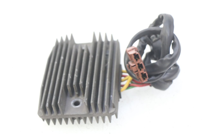 photo de REGOLATORE DI CARICA PEUGEOT SATELIS COMPRESSOR K15 125 (2006 - 2009)