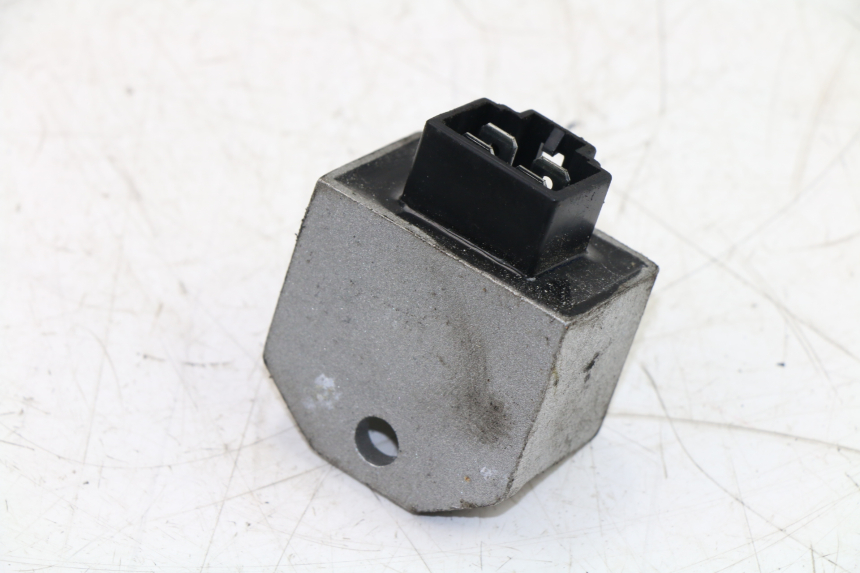 photo de REGOLATORE DI CARICA PEUGEOT TWEET 4T 50 (2010 - 2014)