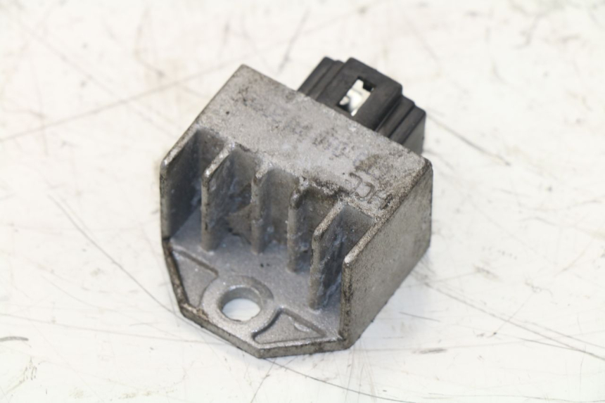 photo de REGOLATORE DI CARICA PEUGEOT TWEET 4T 50 (2010 - 2014)
