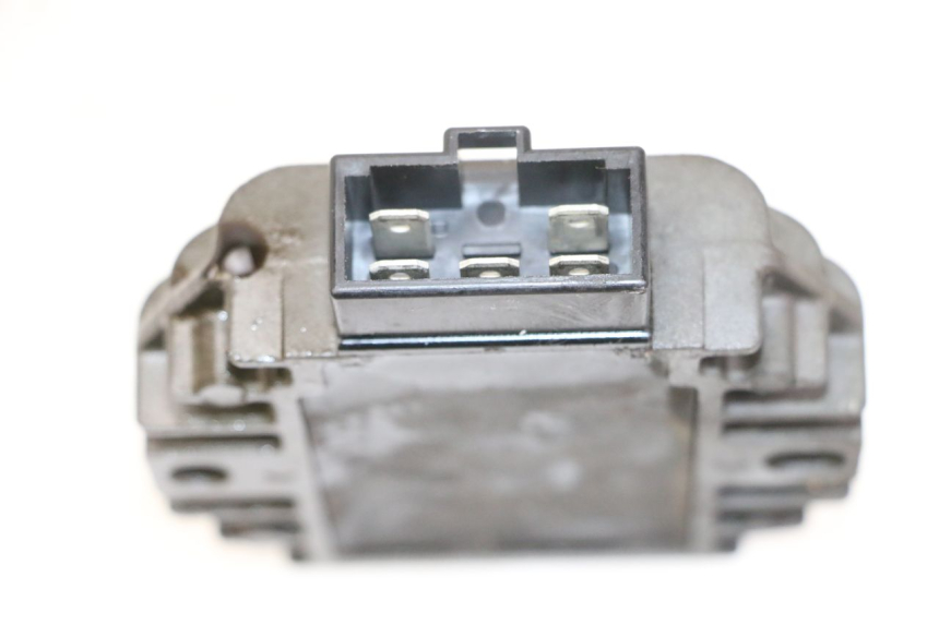 photo de REGOLATORE DI CARICA PIAGGIO MP3 125 (2006 - 2014)