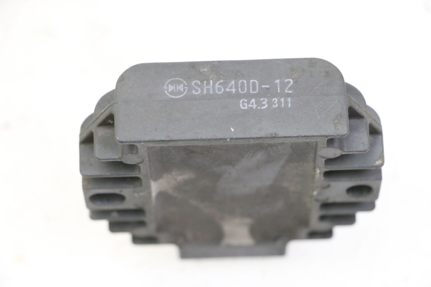 photo de REGOLATORE PIAGGIO VESPA GRANTURISMO 200 (2004 - 2005)