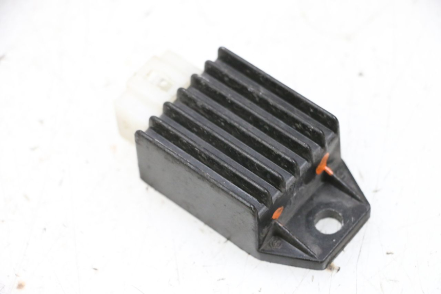 photo de REGOLATORE DI CARICA JM MOTORS SANTANA 50 (2014 - 2023) - Altra angolazione