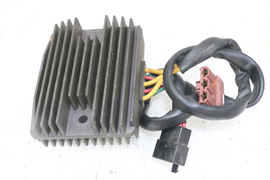 photo de REGOLATORE PEUGEOT SATELIS 125 (2013 - 2018)