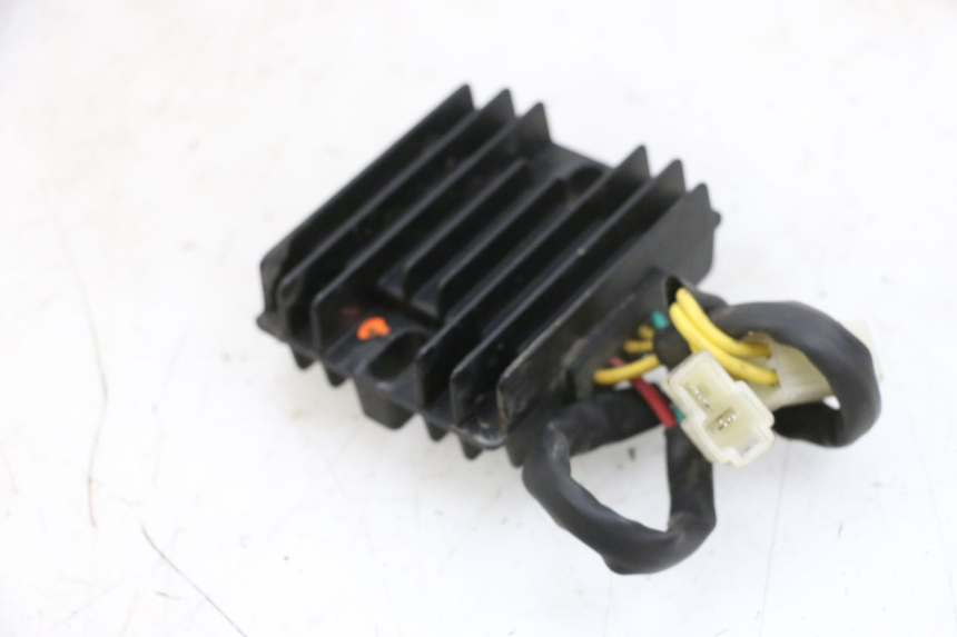 photo de REGOLATORE PEUGEOT SPEEDFIGHT 4 4T EFI 50 (2021 - 2025) - Zoom sullo stato d'uso