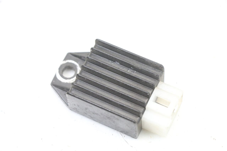 photo de REGOLATORE DI CARICA UNIVERSAL BIKE ZN50QT-11B 50 (2018 - 2021)