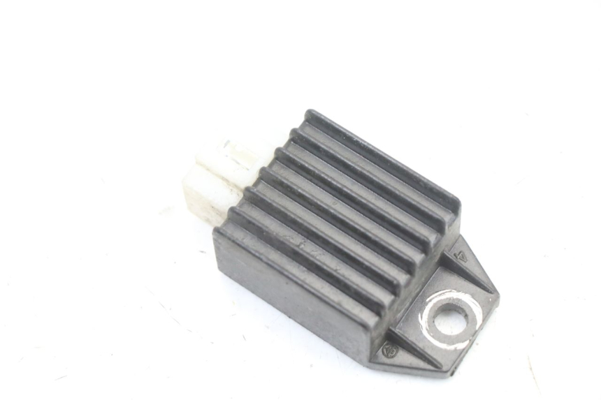 photo de REGOLATORE DI CARICA UNIVERSAL BIKE ZN50QT-11B 50 (2018 - 2021)