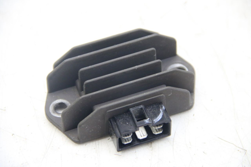 photo de REGOLATORE DI CARICA HONDA VISION NSC R 50 (2013 - 2015) - Dettaglio del componente