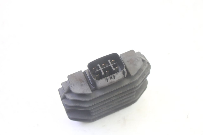 photo de REGOLATORE DI CARICA YAMAHA XMAX X-MAX 125 (2006 - 2009) - Altra angolazione