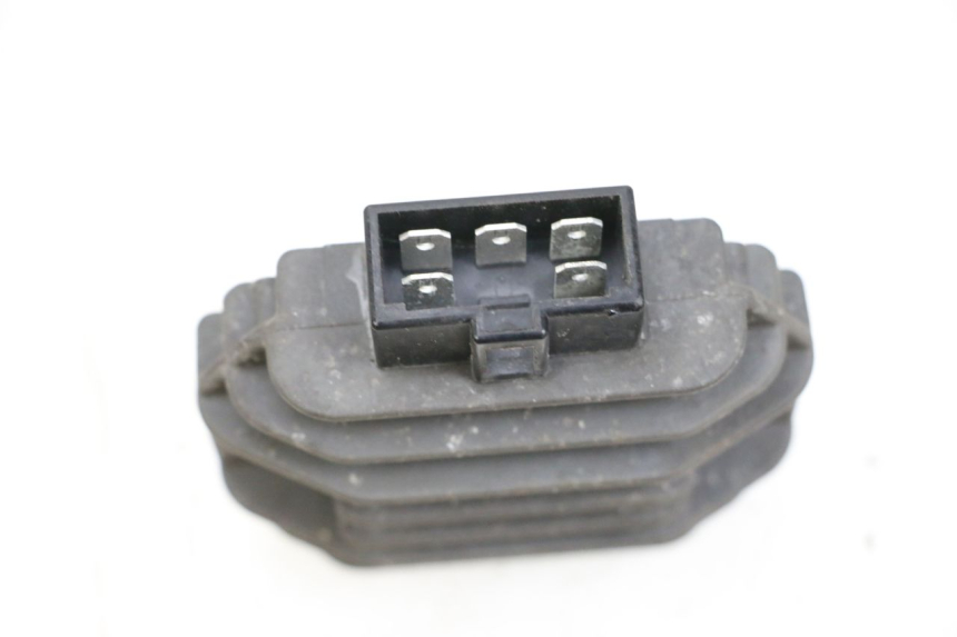 photo de REGOLATORE DI CARICA YAMAHA X-MAX XMAX 125 (2010 - 2013) - Altra angolazione