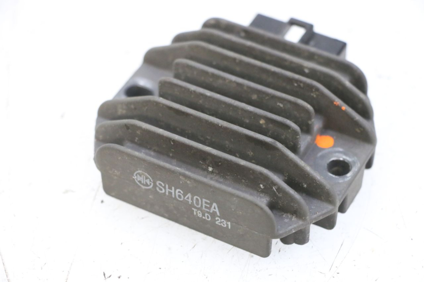 photo de REGOLATORE DI CARICA YAMAHA X-MAX XMAX 125 (2010 - 2013) - Vista d'insieme del prodotto