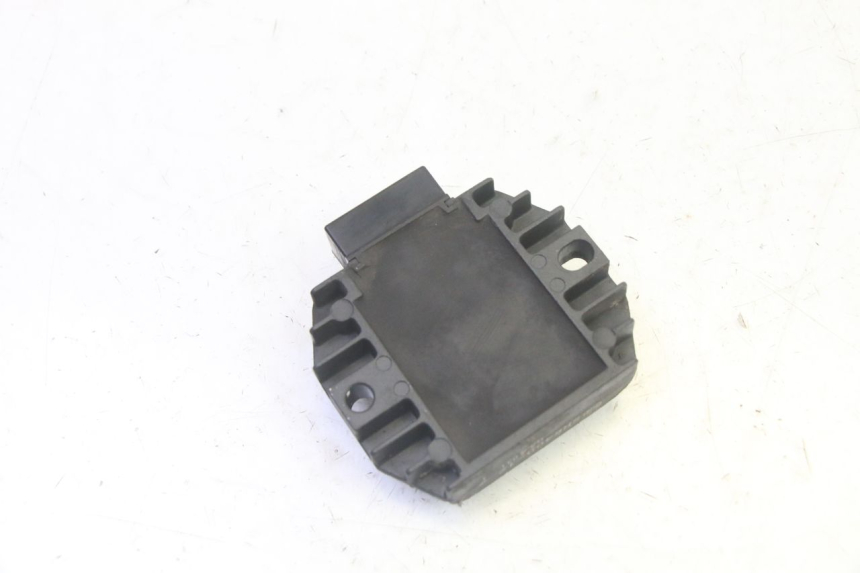 photo de REGOLATORE DI CARICA PIAGGIO X8 125 (2004 - 2007) - Altra angolazione