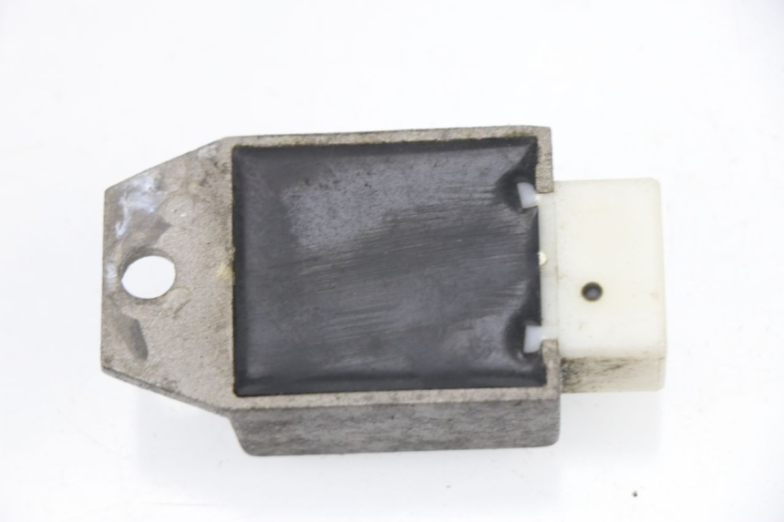 photo de REGOLATORE DI CARICA RAZZO XENON 4T 50 (2008 - 2012)