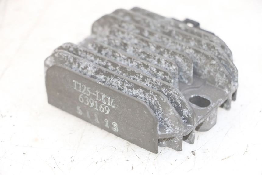 photo de REGOLATORE DI CARICA PIAGGIO XEVO - X EVO 125 (2007 - 2016) - Vista principale