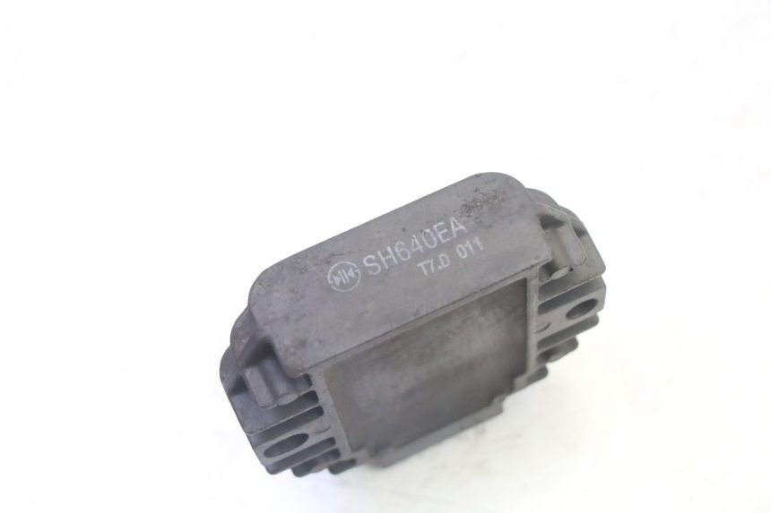 photo de REGOLATORE DI CARICA PIAGGIO XEVO - X EVO 125 (2007 - 2016)