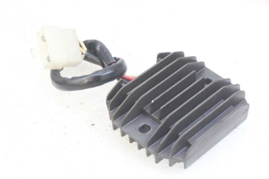 photo de REGOLATORE DI CARICA YAMAHA FZS FAZER 600 (1998 - 2001)