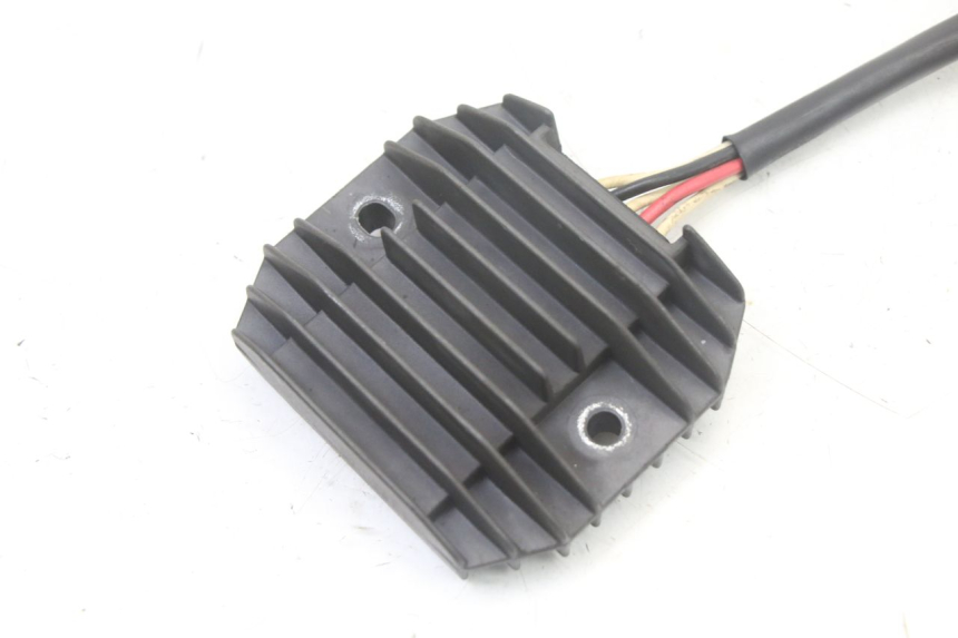 photo de REGOLATORE DI CARICA YAMAHA FZS FAZER 600 (2001 - 2003)
