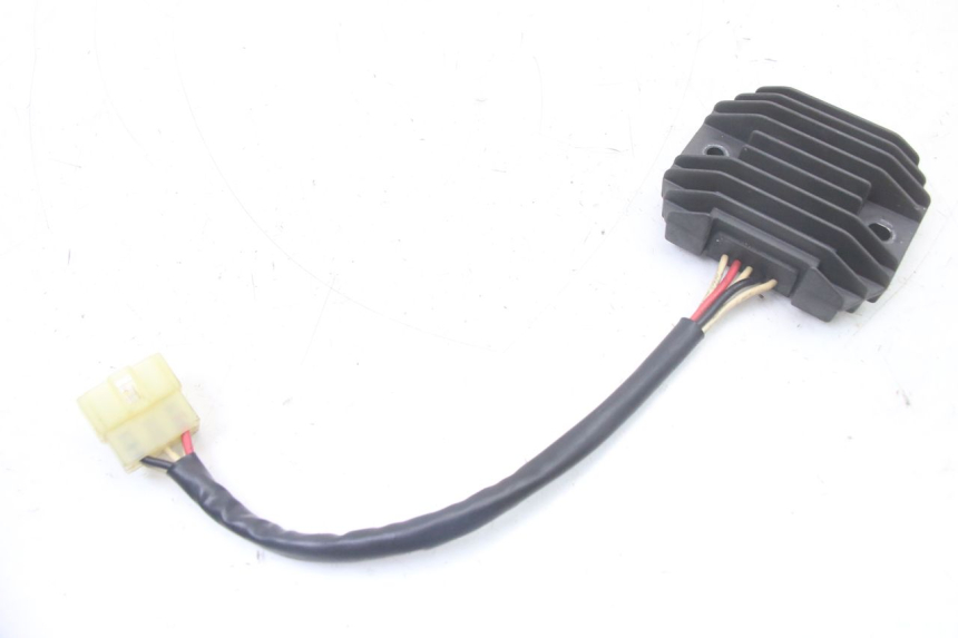photo de REGOLATORE DI CARICA YAMAHA FZS FAZER 600 (2001 - 2003)