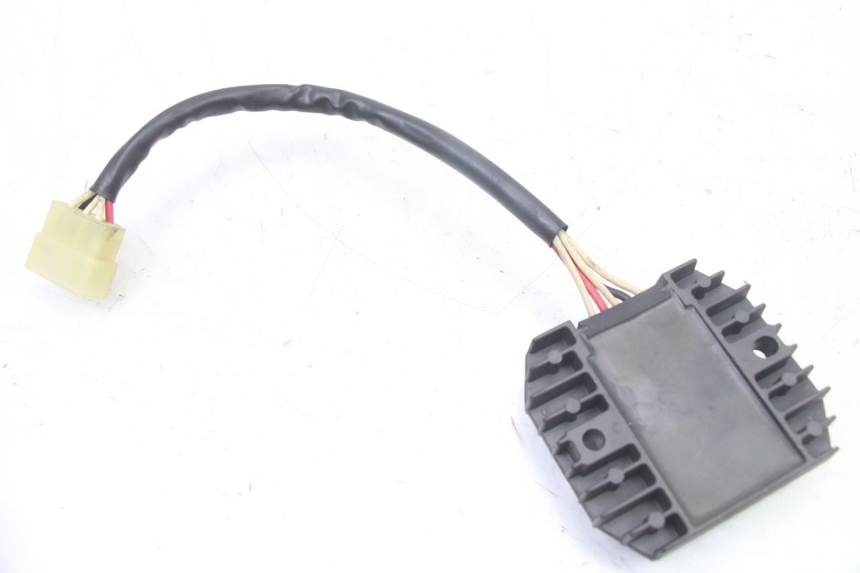 photo de REGOLATORE DI CARICA YAMAHA FZS FAZER 600 (2001 - 2003)