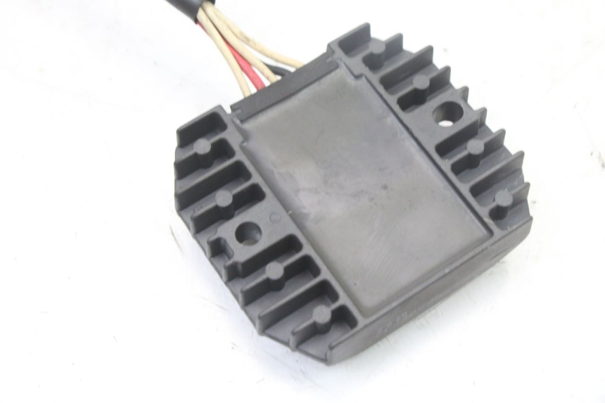 photo de REGOLATORE DI CARICA YAMAHA FZS FAZER 600 (2001 - 2003)