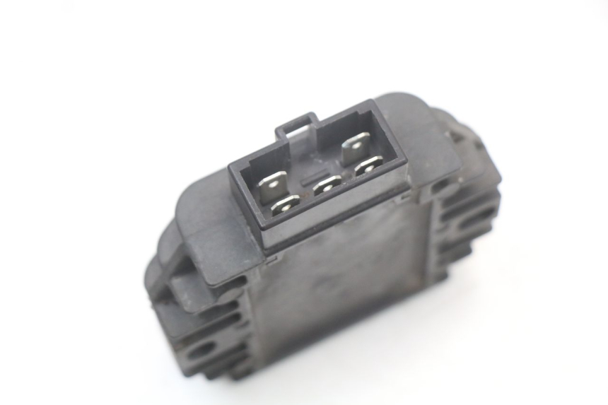 photo de REGOLATORE DI CARICA YAMAHA YP MAJESTY 125 (2002 - 2006)