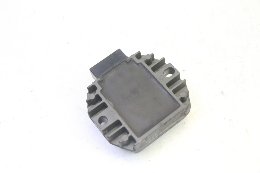 photo de REGOLATORE DI CARICA YAMAHA YP MAJESTY 125 (2007 - 2010)