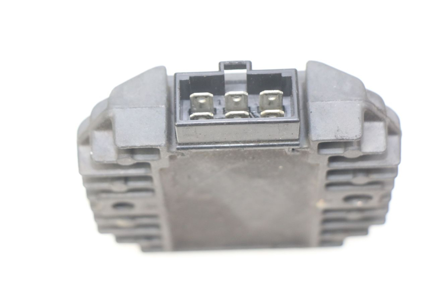 photo de REGOLATORE KAWASAKI ZR7 ZR-7 S 750 (1999 - 2004)