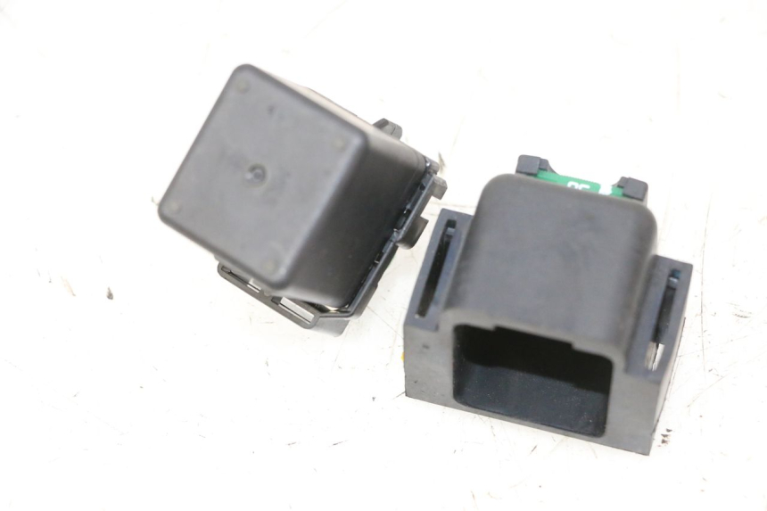 photo de RELE AVVIAMENTO PIAGGIO MP3 HPE 310 (2024 - 2025)