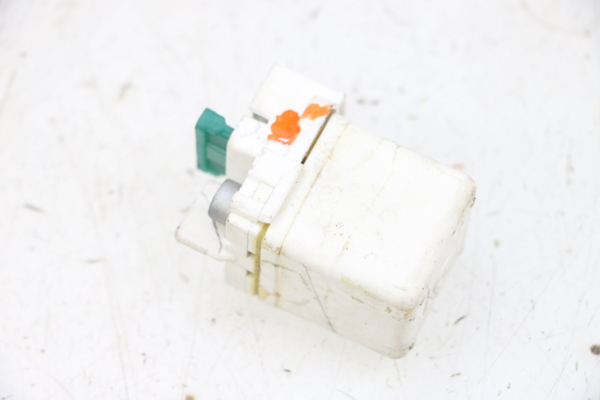 photo de RELE AVVIAMENTO PIAGGIO MP3 HPE 300 (2019 - 2026) - Altra angolazione