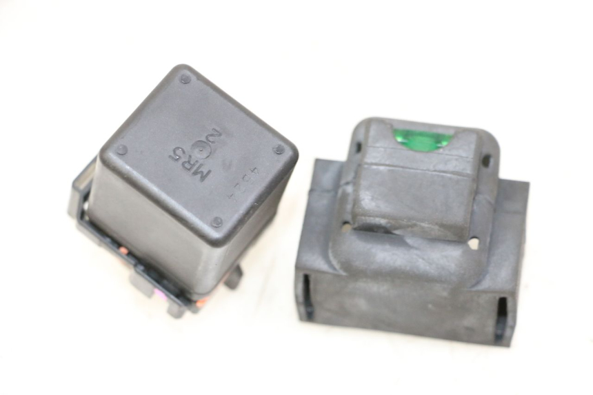 photo de RELE' AVVIAMENTO PIAGGIO MP3 500 (2014 - 2016)