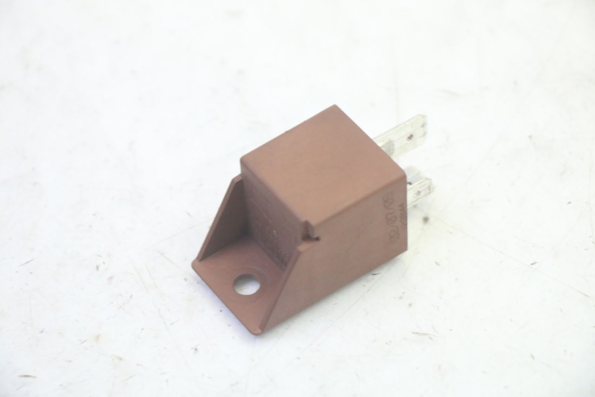 photo de RELE' AVVIAMENTO PIAGGIO MP3 RL 250 (2007 - 2010) - Zoom sullo stato d'uso