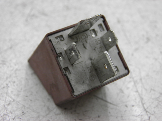 photo de Relè di avviamento PIAGGIO TYPHOON 50 (2000 - 2009)