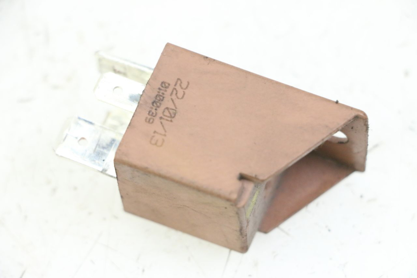 photo de RELE' AVVIAMENTO PIAGGIO VESPA S 2T 50 (2007 - 2014)