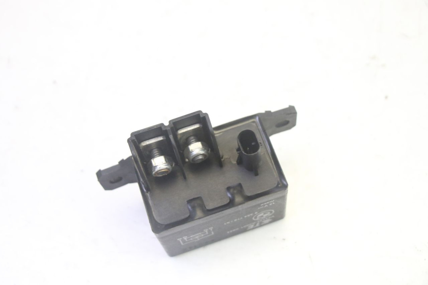 photo de RELE AVVIAMENTO BMW R GS 1250 (2021 - 2024) - Dettagli dei punti di fissaggio