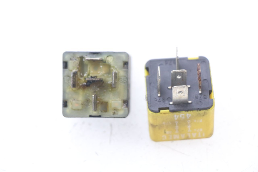 photo de RELAY ELETTRICO PIAGGIO BEVERLY 500 (2003 - 2007) - Dettaglio del componente
