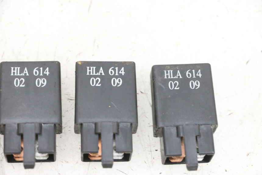 photo de Relè elettrico SYM GTS EVO 125 (2009 - 2013) - Altra angolazione