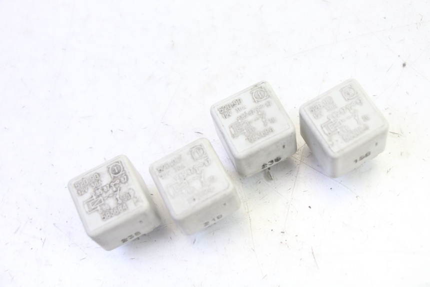 photo de RELE' ELETTRICO PIAGGIO MP3 RL 250 (2006 - 2010) - Dettaglio del componente