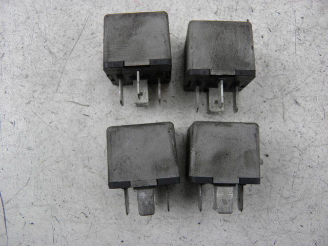 photo de RELE' ELETTRICO PIAGGIO MP3 LT 300 (2010 - 2016)