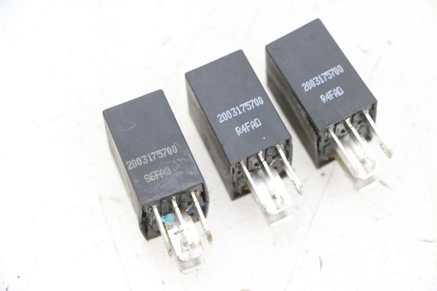 photo de RELE PEUGEOT SPEEDFIGHT 4 4T EFI 50 (2021 - 2025) - Altra angolazione