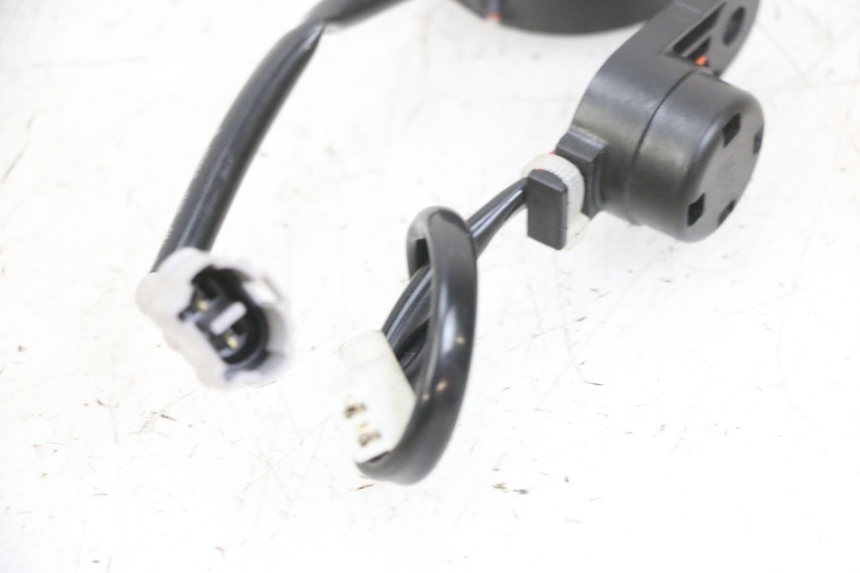 photo de RELE YAMAHA TRICITY 300 (2020 - 2024) - Primo piano tecnico