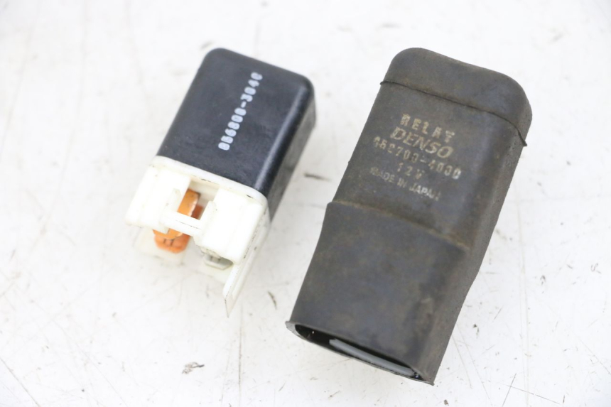 photo de RELE KAWASAKI ZR 7 750 (1999 - 2001) - Vista principale