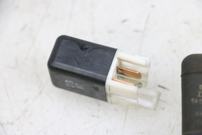 photo de RELE KAWASAKI ZR 7 750 (1999 - 2001) - Primo piano tecnico