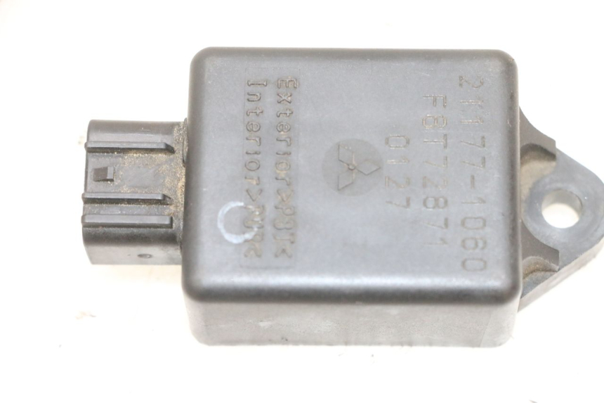 photo de RELE KAWASAKI ZR 7 750 (1999 - 2001) - Vista principale