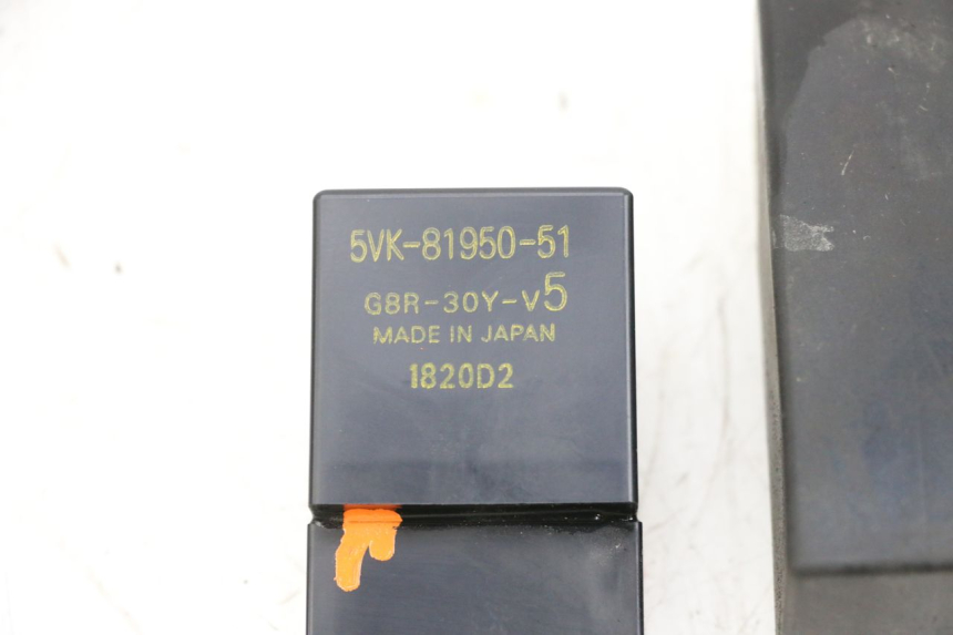 photo de RELÈ POMPA CARBURANTE YAMAHA MT-07 MT07 ABS 700 (2018 - 2020) - Primo piano tecnico